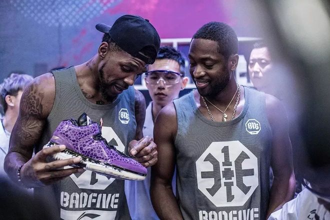 与赞助方的 与赞助方的